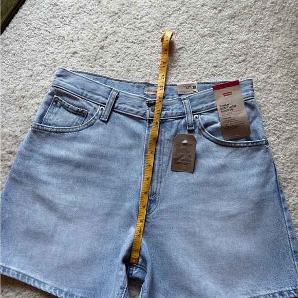 NWT Levi's Cinch High Rise Denim Shorts Size 29 - Picture 8 of 11